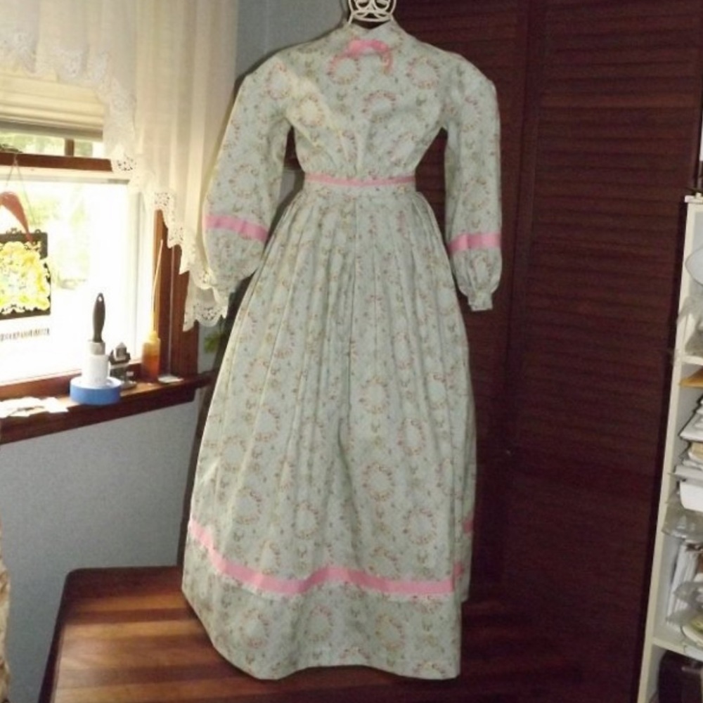 Girl’s Civil War Reenactor dress w/ bonnet SUPERB